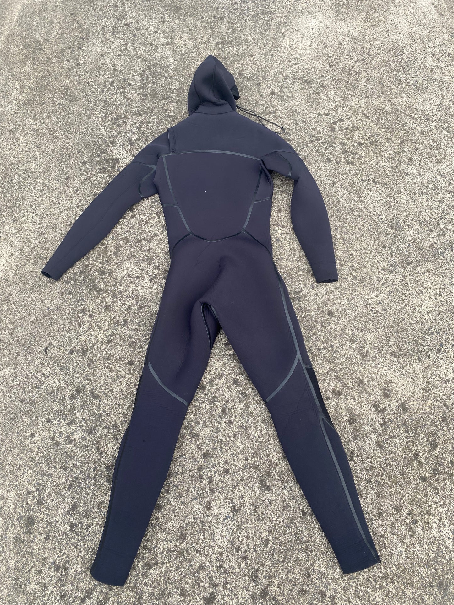 5:4 Need Essentials, Hood, Liquid Taped, Thermal Lined, Small Adult Wetsuit Steamer