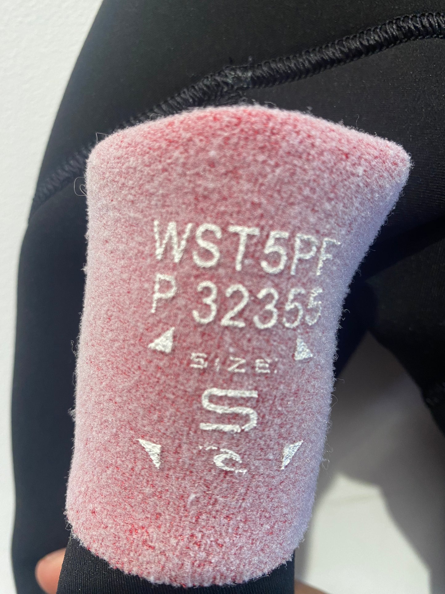 Rip Curl 3/2 E7 AS NEW, HeatSeeker,Flashbomb, Zip Free, Small Adult Steamer Wetsuit P32355