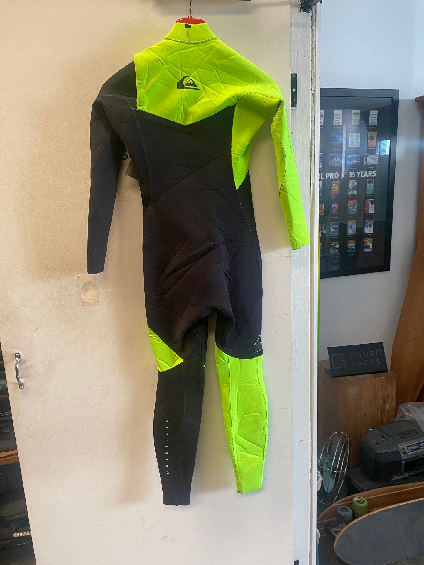 Quiksilver 3/2 HighLine Size 14 Youth, Zip Free, Brand New, Steamer Wetsuit (48-55 Kg’s)