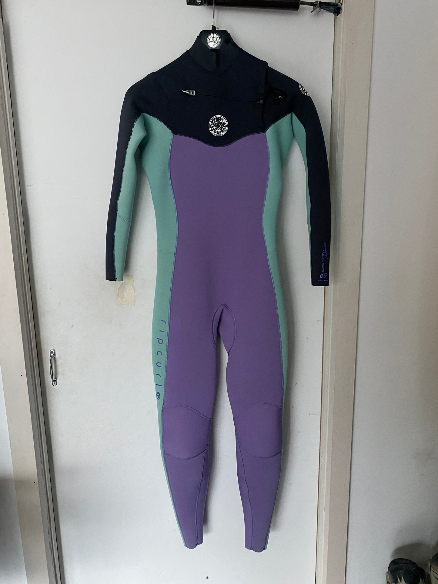 Rip Curl 3/2, As New, E5 Dawn Patrol Performance, Women’s 8, Chest Zip, Steamer Wetsuit P25118