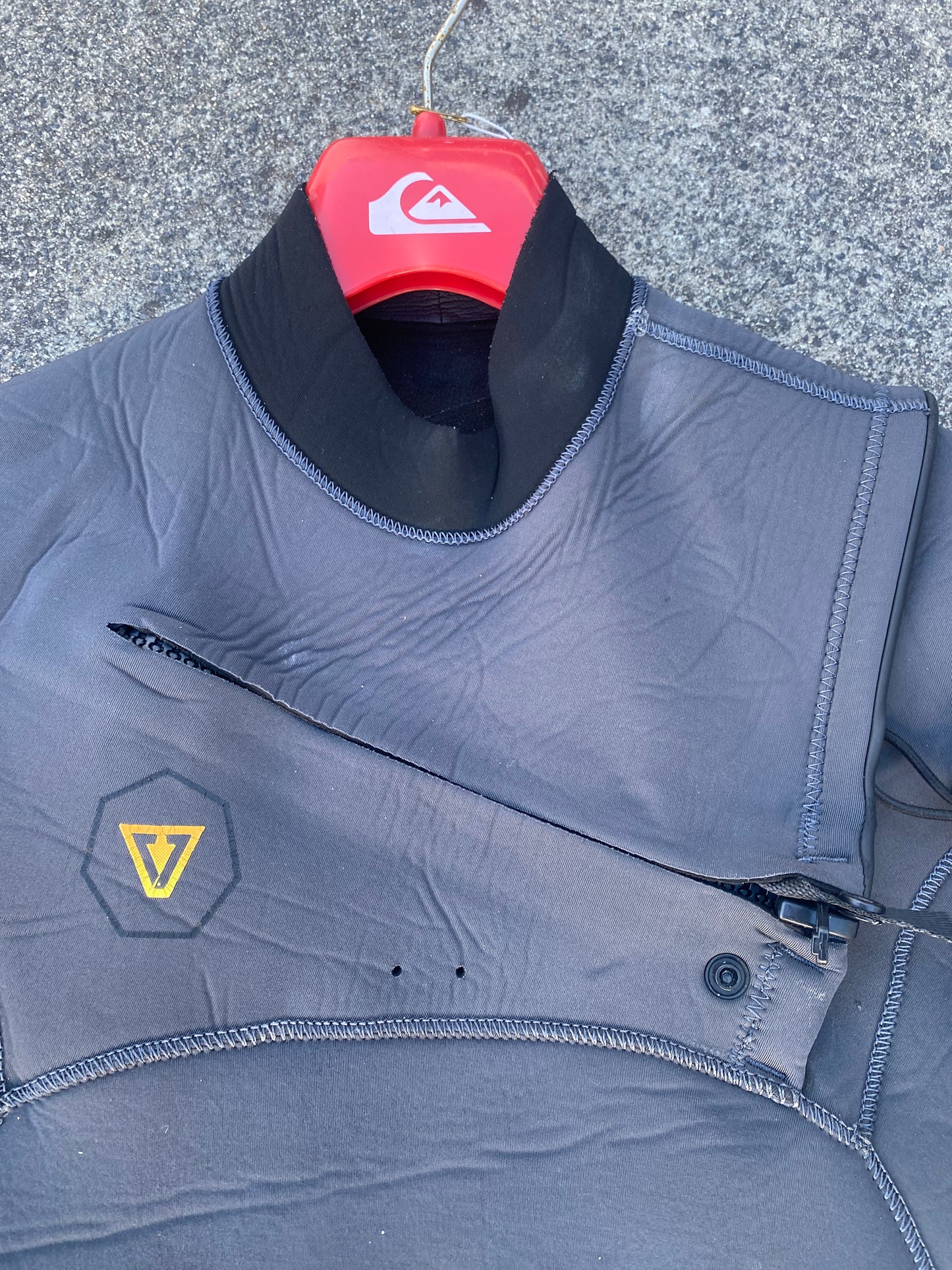 Vissla 4/3, Chest Zip, Sealed, Small Adult Wetsuit Steamer