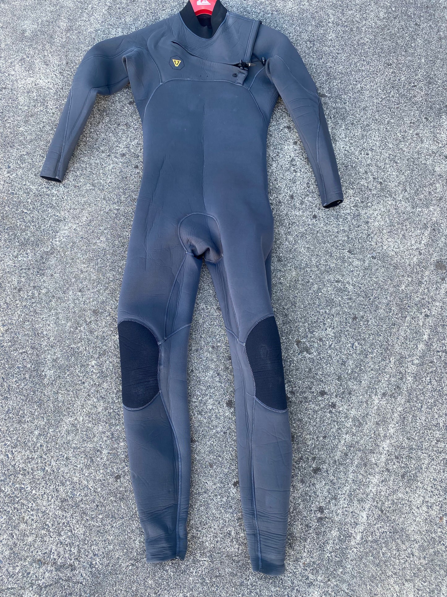 Vissla 4/3, Chest Zip, Sealed, Small Adult Wetsuit Steamer