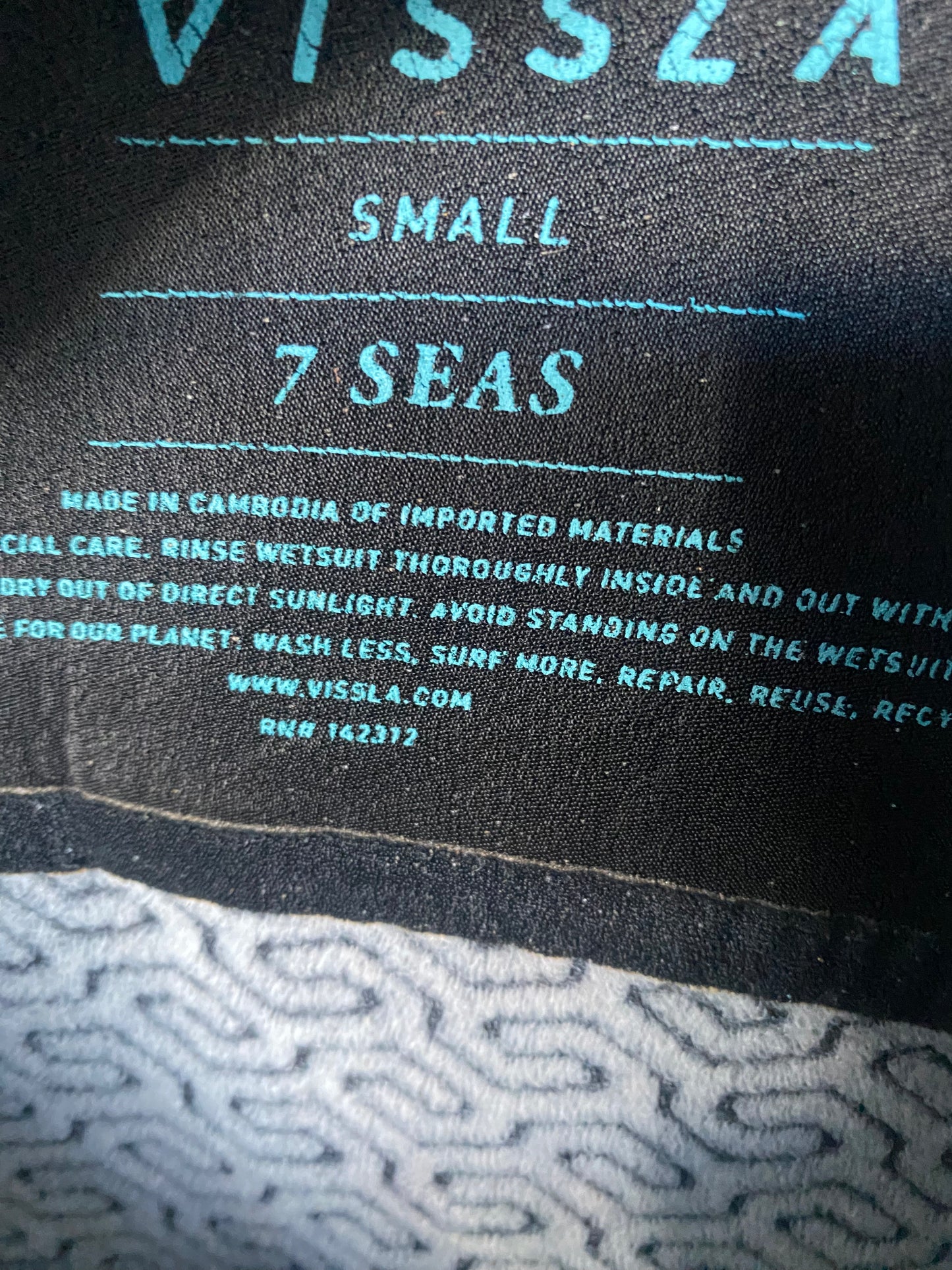 Vissla 4/3, Chest Zip, Sealed, Small Adult Wetsuit Steamer