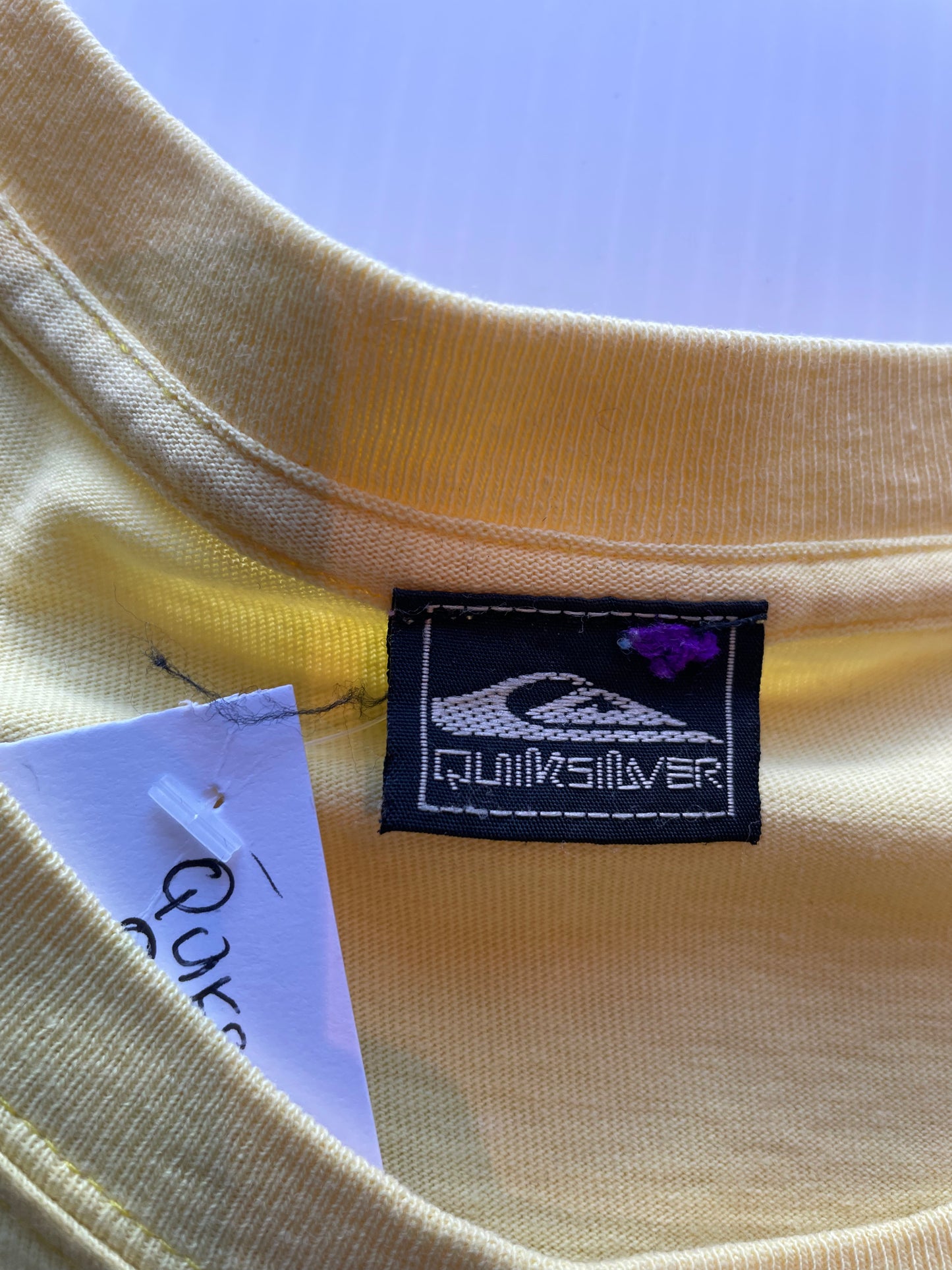 Quiksilver size UNKNOWN Short Sleeve Pastel Yellow T-shirt