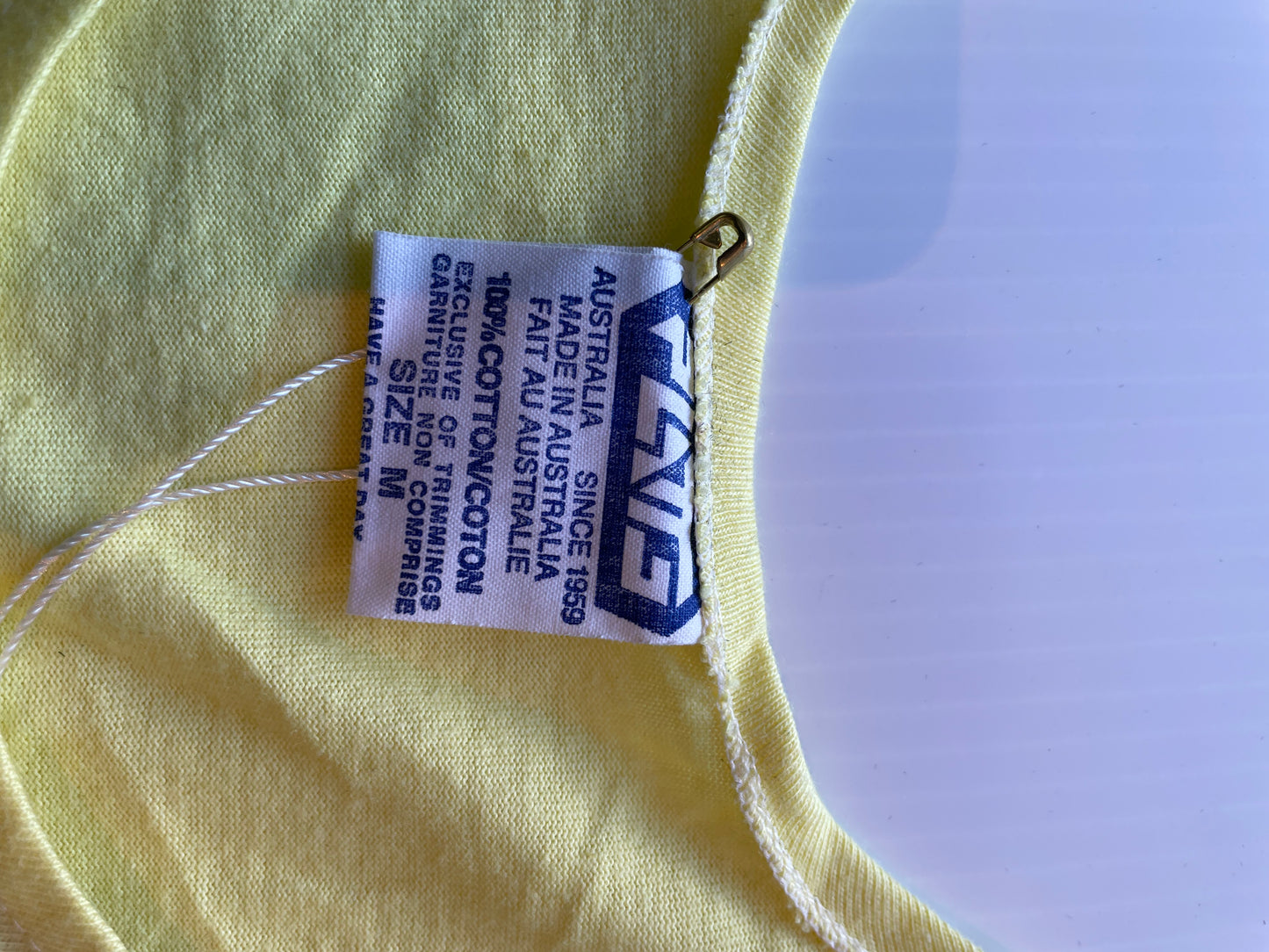 PlattsSize M  Yellow Singlet